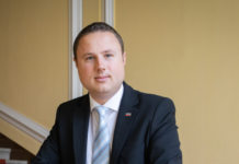 Kaj sporoča poslanec Žan Mahnič?