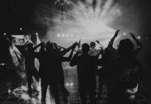 Šokantno: je bilo novoletno druženje na Ministrstvu za pravosodje zares odpovedano zaradi protesta in mobinga zaposlenih?