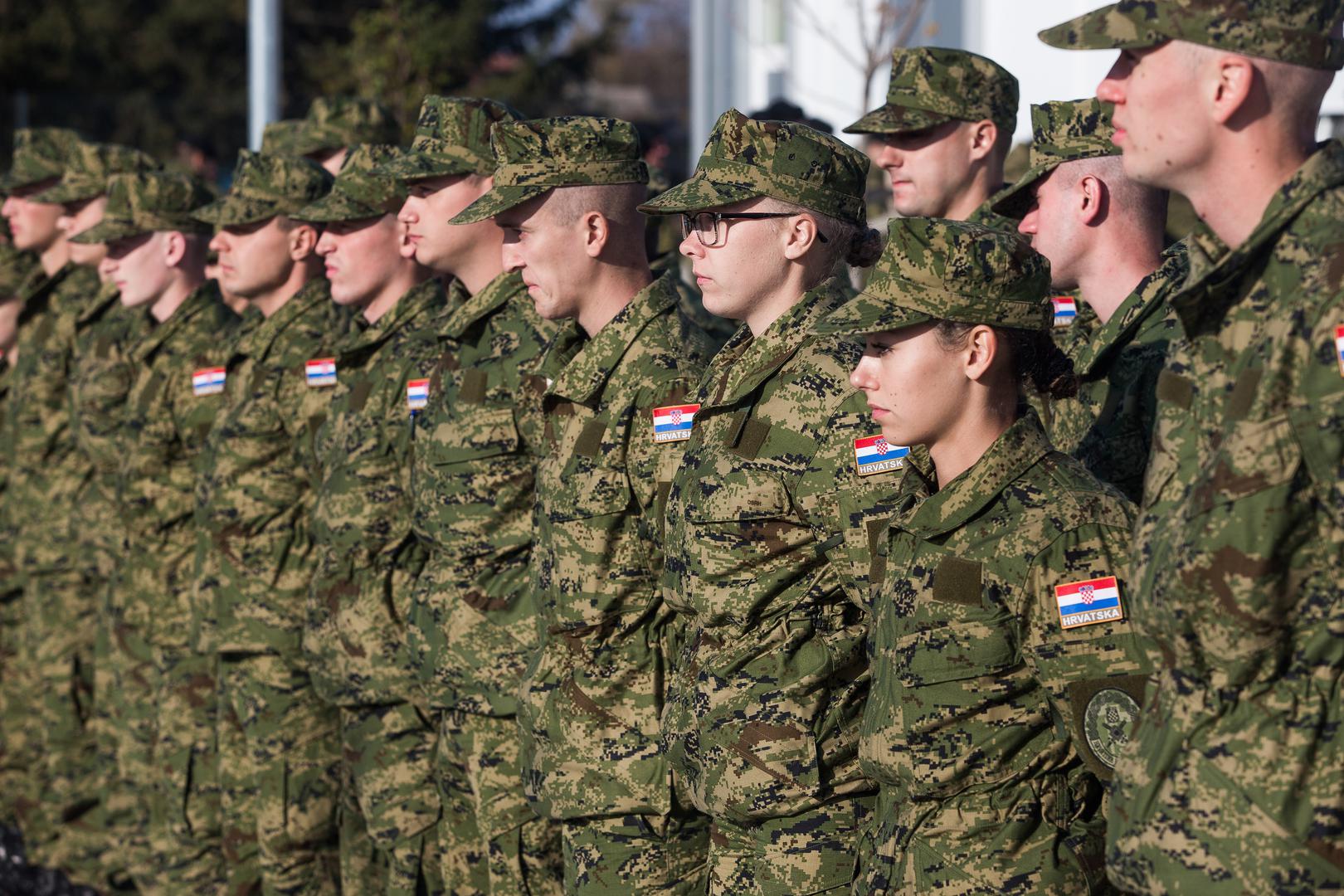 Evropa se pripravlja na najhujše: Hrvaška znova uvaja vojaški rok