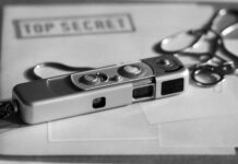 Afera posnetki: avtentičnost preverja policija, Bratuškovi lahko grozi zapor