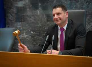 Lahko novo vodstvo Državnega zbora povrne izgubljeni ugled?