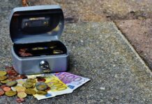 Od kod bomo vzeli??? Iz mamine skrinjice