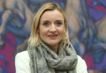 NEPOLITIČNA RTV? Vrnitev Mojce Šetinc Pašek na RTV odpira staro dilemo: kje je meja med neodvisnim novinarstvom in politiko?