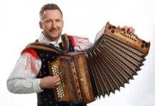Nov slovenski ponos: Robert Gotar je podrl svetovni, Guinnessov rekord v igranju harmonike!