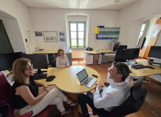 Ministrica Monika Kirbiš Rojs zagrizla v delo: za boljše črpanje evropskih sredstev obiskuje regionalne pisarne po Sloveniji