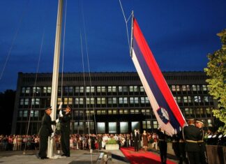 Novi predsednik vlade Janez Janša bo letošnjo državno proslavo odprl za vse: Slovenija praznuje 35 let samostojnosti in Slovenija je skupen dom vseh njenih državljank in državljanov!