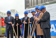 Velik uspeh za Kočevje: Yaskawa odpira nov evropski center, čestitke županu za trud