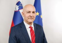 Novi minister za šolstvo končno vrača avtoriteto učiteljem: »Šola mora učiti, kako misliti, ne kaj misliti« Rončević, minister - chat gpt