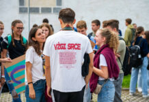 Mladi se znova obračajo k duhovnosti: Stična pokazala, da vera zanje še zdaleč ni preteklost